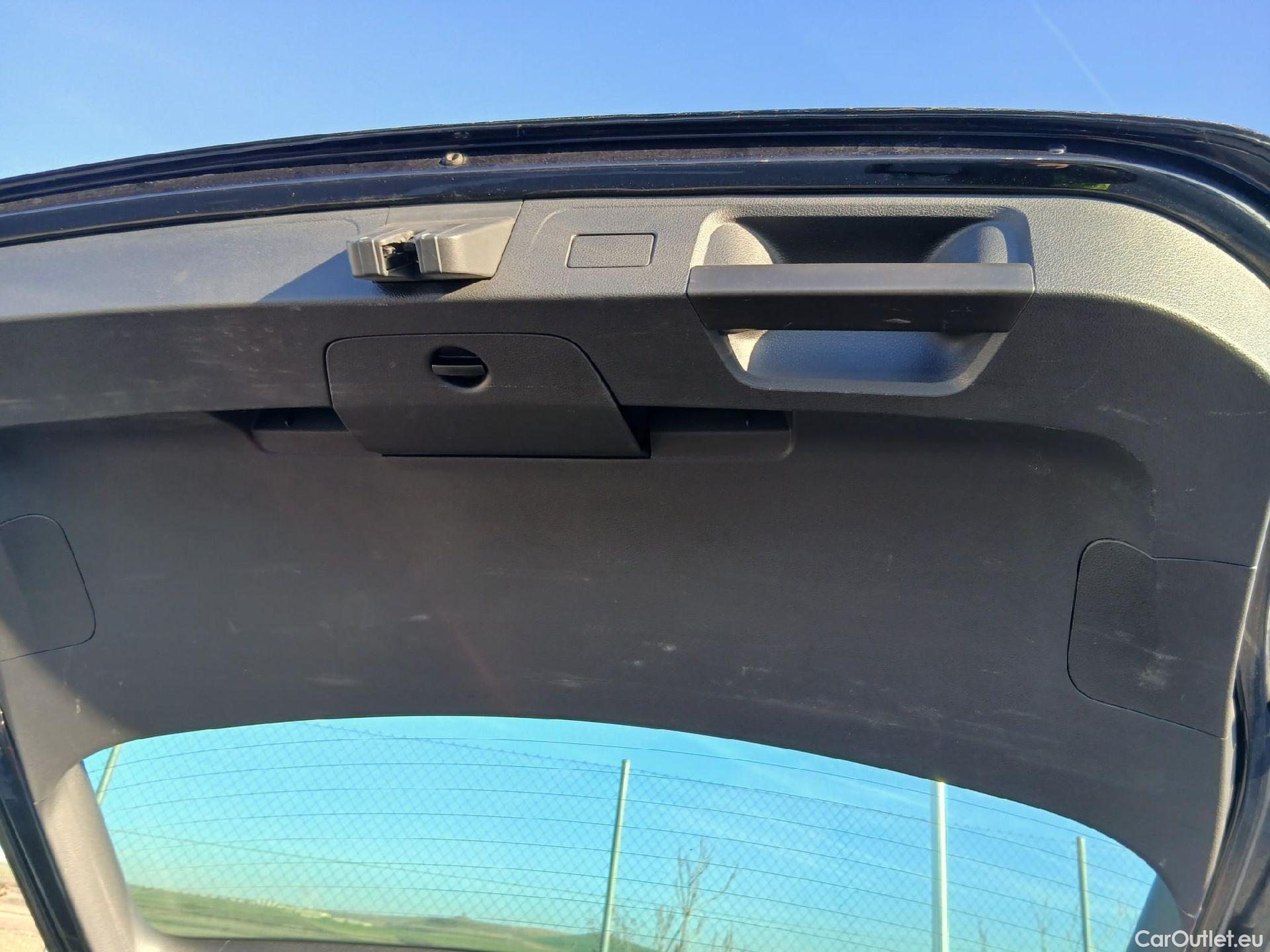  Volkswagen  Passat VOLKSWAGEN  / 2019 / 5P / familiar Variant Executive 2.0 TDI 110kW DSG #29