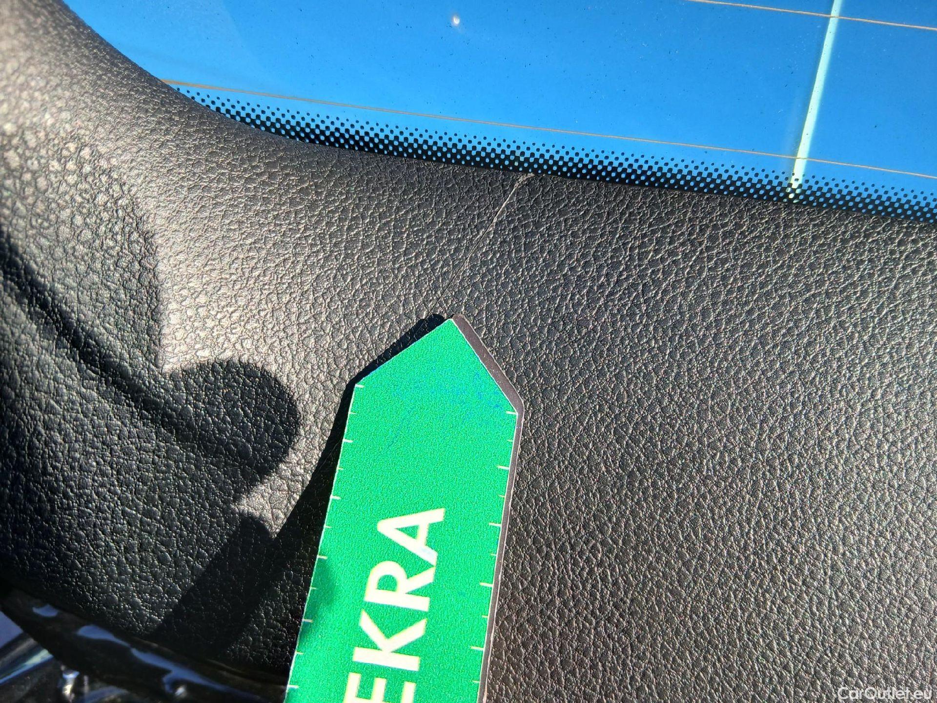  Volkswagen  Passat VOLKSWAGEN  / 2019 / 5P / familiar Variant Executive 2.0 TDI 110kW DSG #32