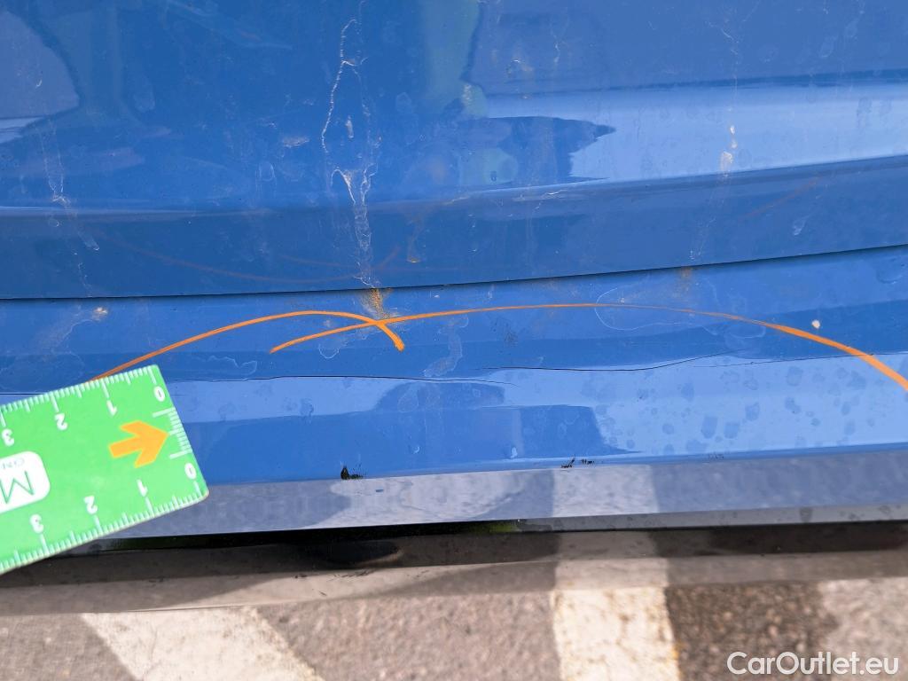  Toyota  Yaris TOYOTA  / 2020 / 5P / berlina con portón 1.5 120H Style #6