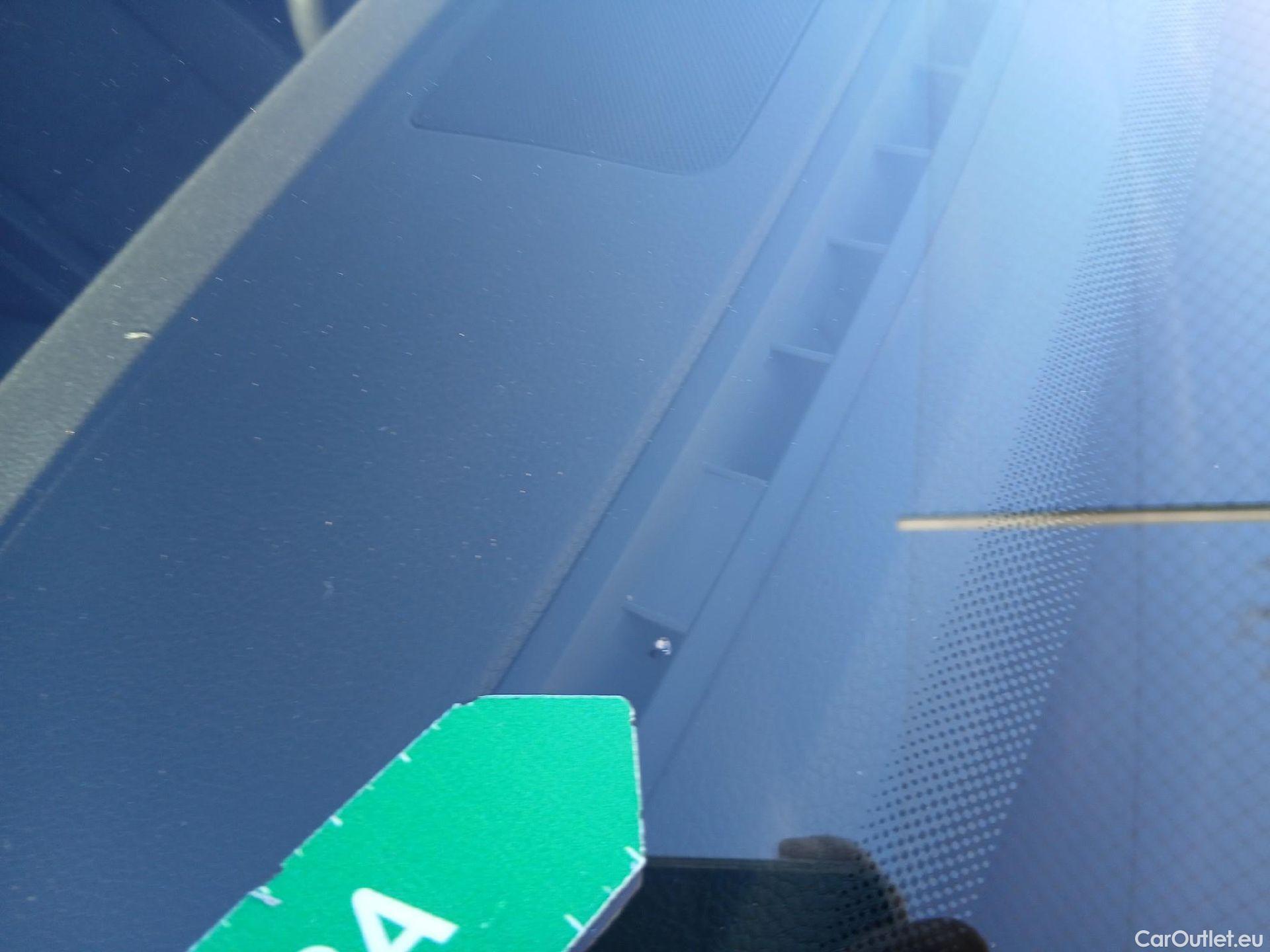  Volkswagen  Passat VOLKSWAGEN  / 2019 / 5P / familiar Variant Executive 2.0 TDI 110kW DSG #1