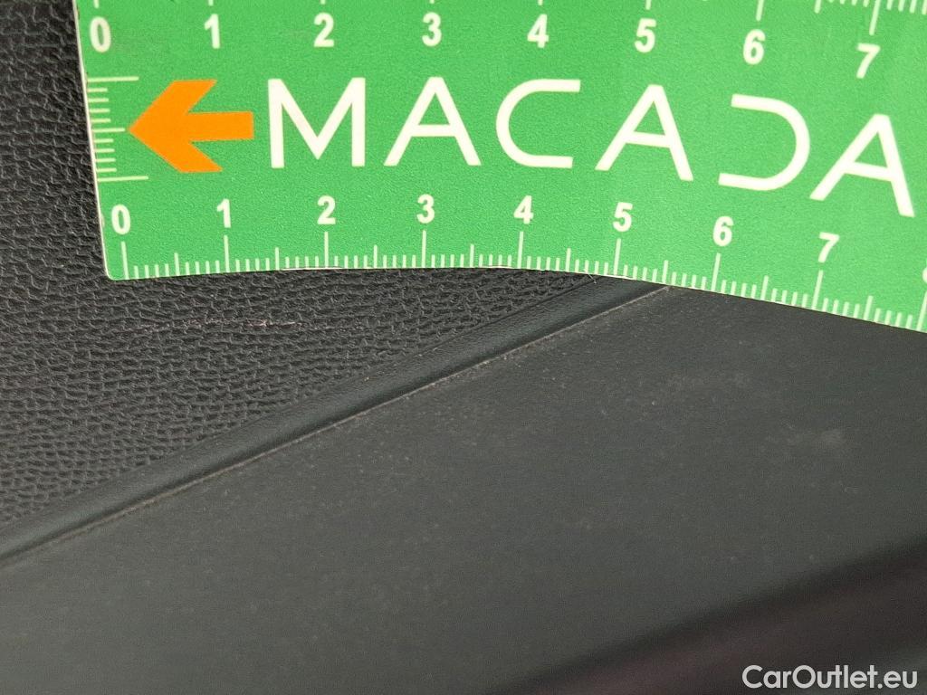  Peugeot  208  Premium Affaire 1.2 PureTech 75CV BVM5 E6d #23