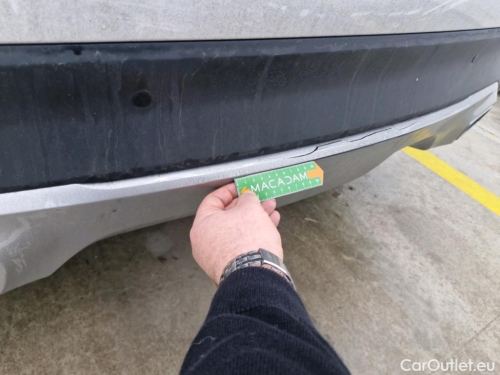  KIA  XCeed KIA  / 2019 / 5P / Crossover 1.6 GDI ISG ISG PHEV ACTIVE BUS DCT6 #4