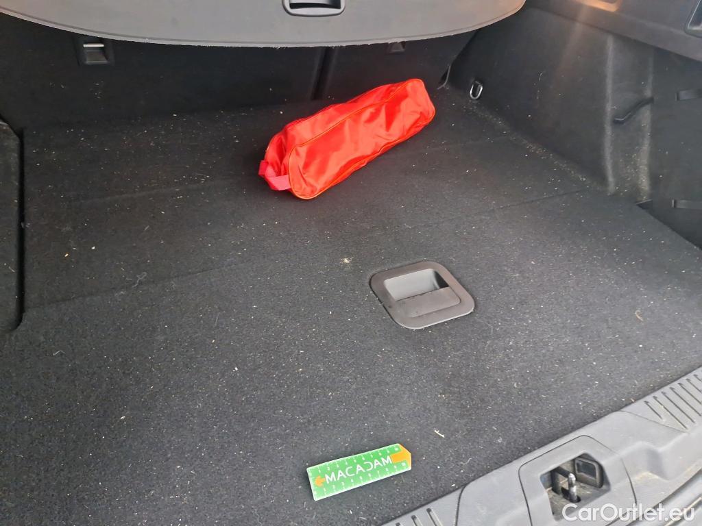  Ford  Focus FORD  SW / 2018 / 5P / Break SW - 1.5 EcoBlue 120 Trend Business #40