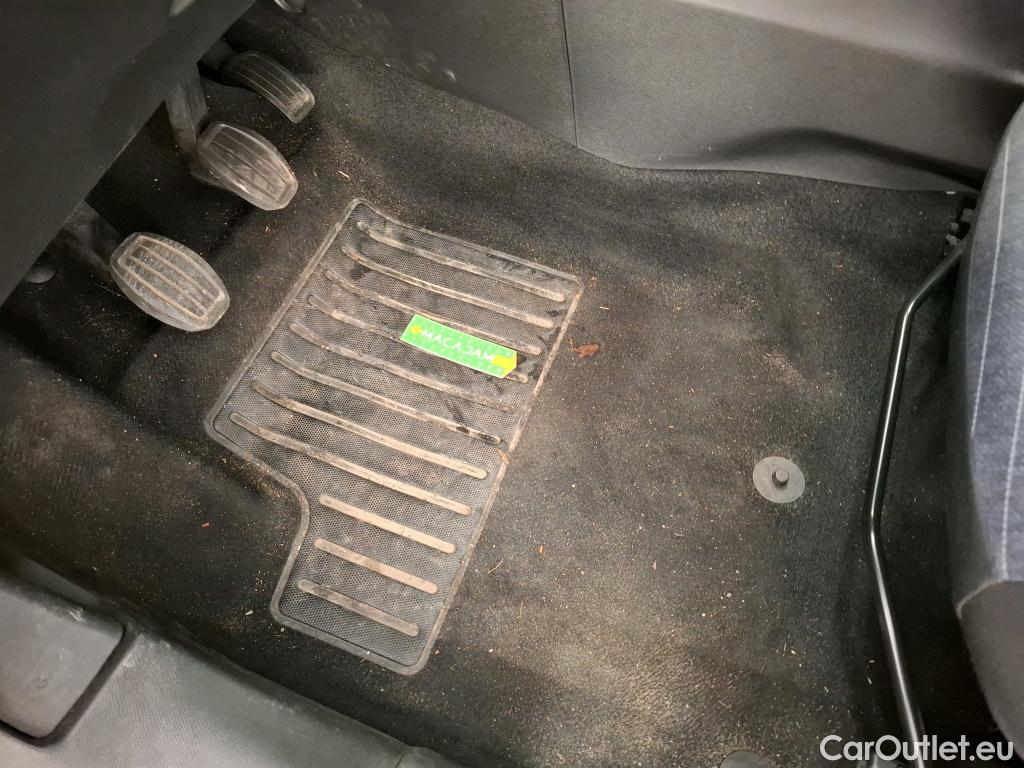  Peugeot  208  Premium Affaire 1.2 PureTech 75CV BVM5 E6d #10