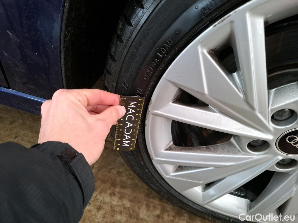  Audi  A3 AUDI  Sportback / 2020 / 5P / Berline 40 TFSI e 204 S Tronic Design Luxe #24