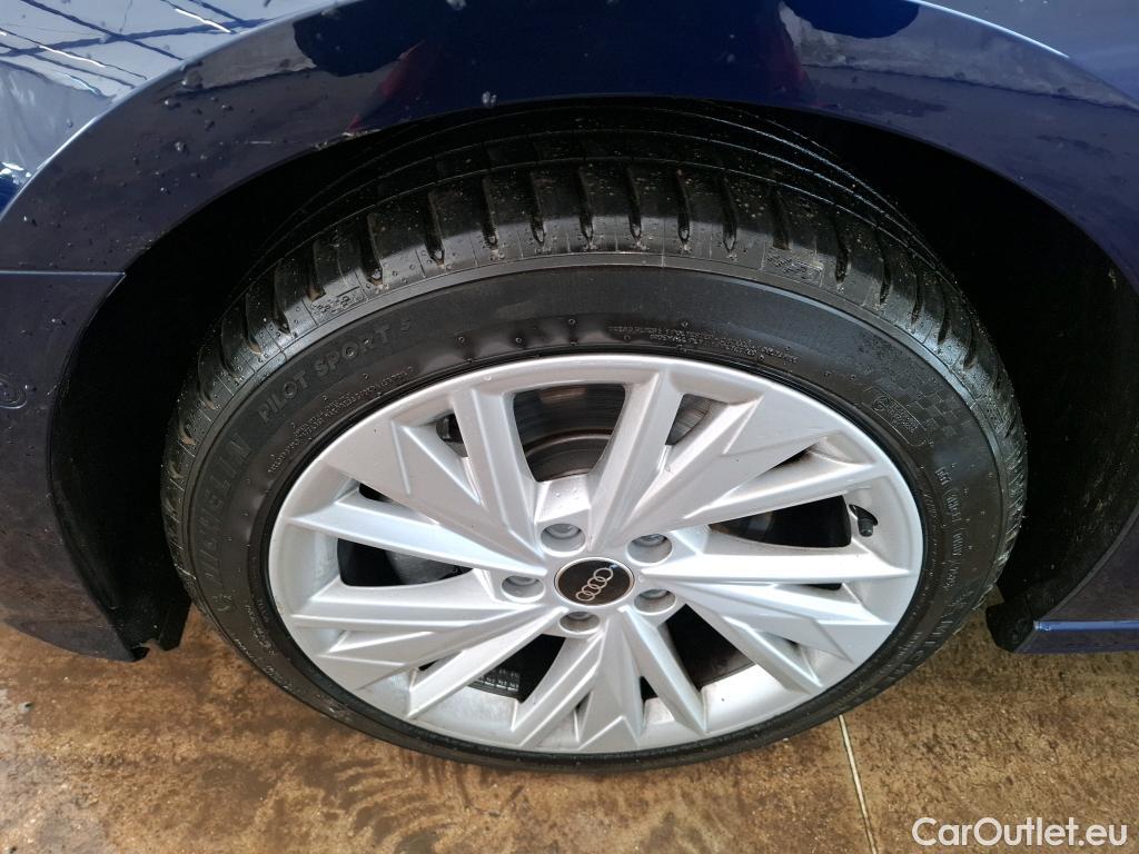  Audi  A3 AUDI  Sportback / 2020 / 5P / Berline 40 TFSI e 204 S Tronic Design Luxe #11