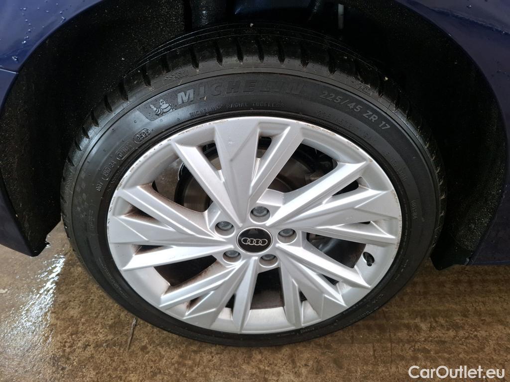  Audi  A3 AUDI  Sportback / 2020 / 5P / Berline 40 TFSI e 204 S Tronic Design Luxe #16