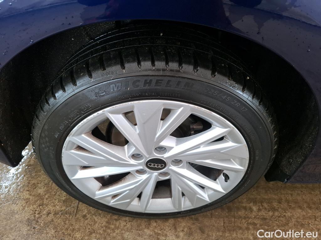  Audi  A3 AUDI  Sportback / 2020 / 5P / Berline 40 TFSI e 204 S Tronic Design Luxe #15