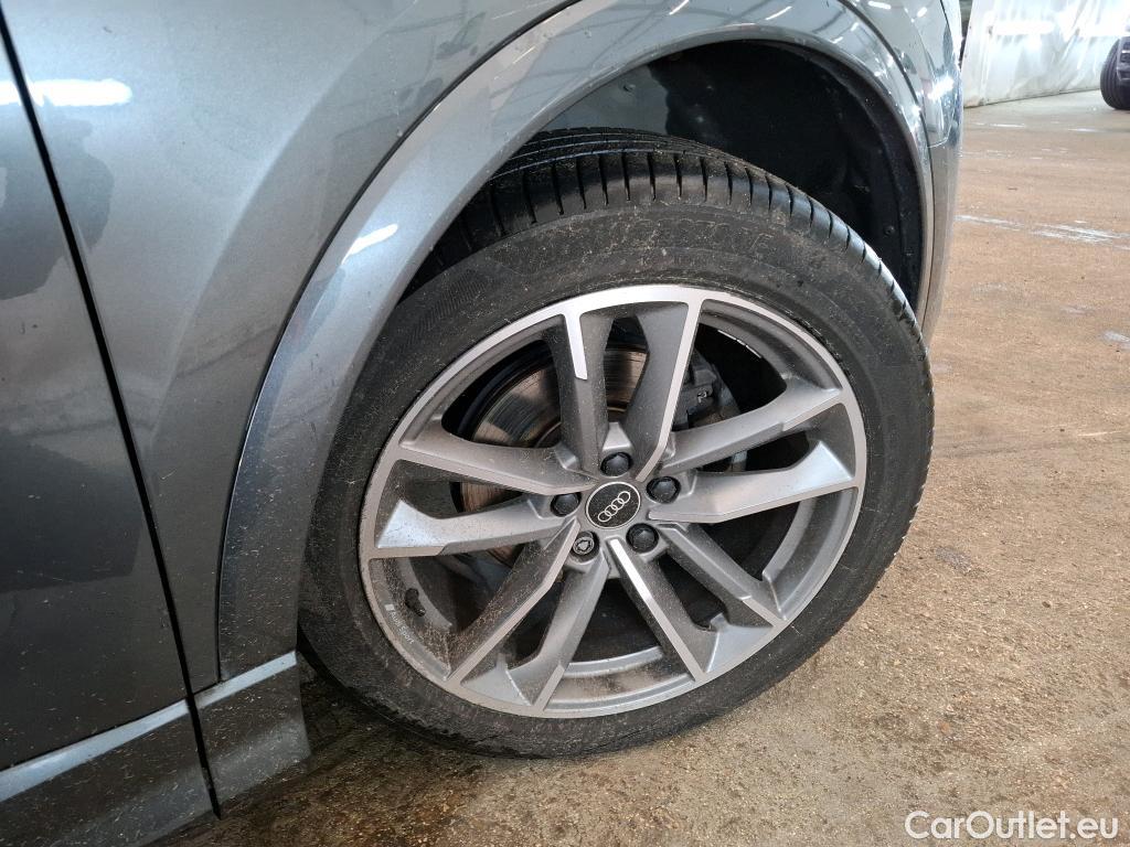  Audi  Q3 AUDI  / 2018 / 5P / SUV 35 TFSI 150 MHEV S TRONIC S EDITION(SL) #4