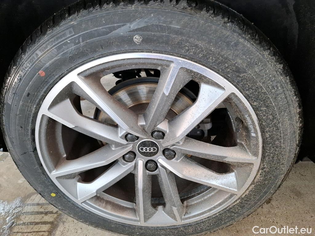  Audi  Q3 AUDI  / 2018 / 5P / SUV 35 TFSI 150 MHEV S TRONIC S EDITION(SL) #19