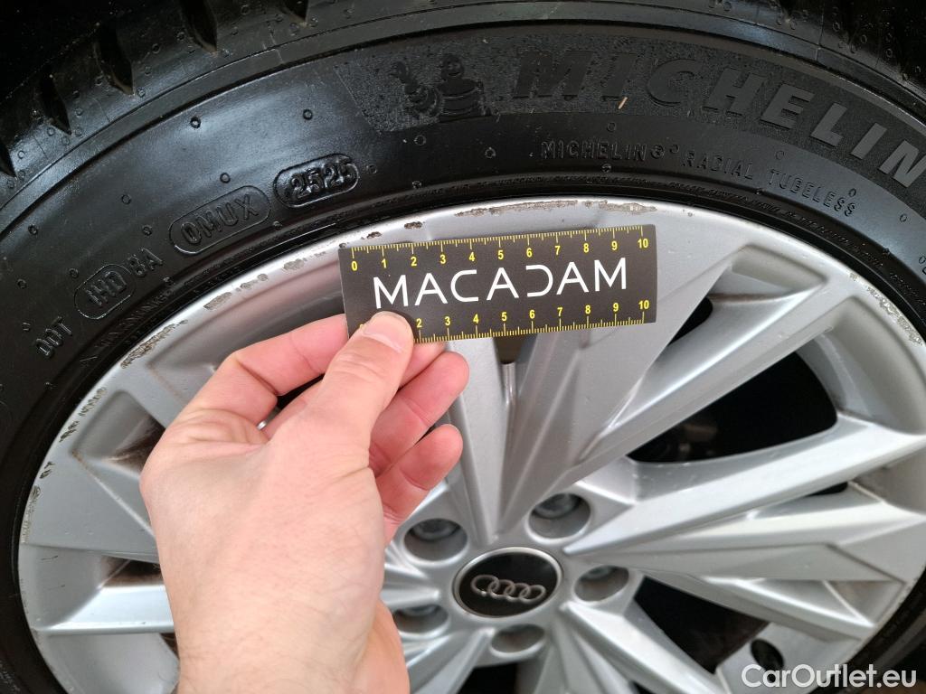  Audi  A3 AUDI  Sportback / 2020 / 5P / Berline 40 TFSI e 204 S Tronic Design Luxe #19