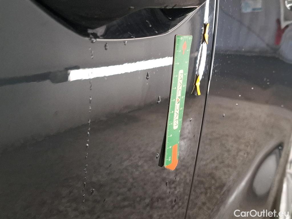  Audi  A3 AUDI  Sportback / 2020 / 5P / Berline 35 TFSI 150 MHEV S Tronic Design Luxe #9