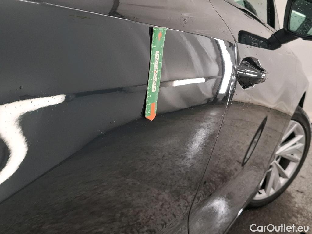  Audi  A3 AUDI  Sportback / 2020 / 5P / Berline 35 TFSI 150 MHEV S Tronic Design Luxe #2