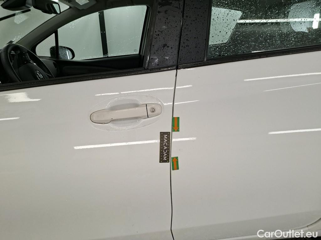  Toyota  Yaris TOYOTA  5p Berline 110 VVT-i France Business #14