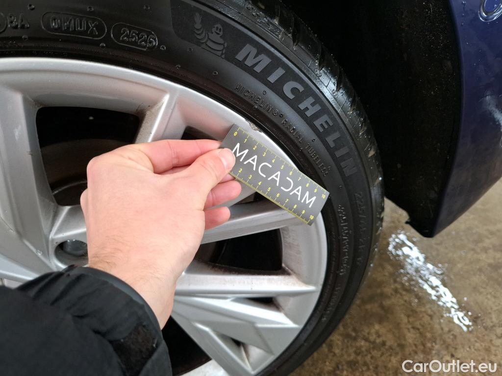  Audi  A3 AUDI  Sportback / 2020 / 5P / Berline 40 TFSI e 204 S Tronic Design Luxe #45