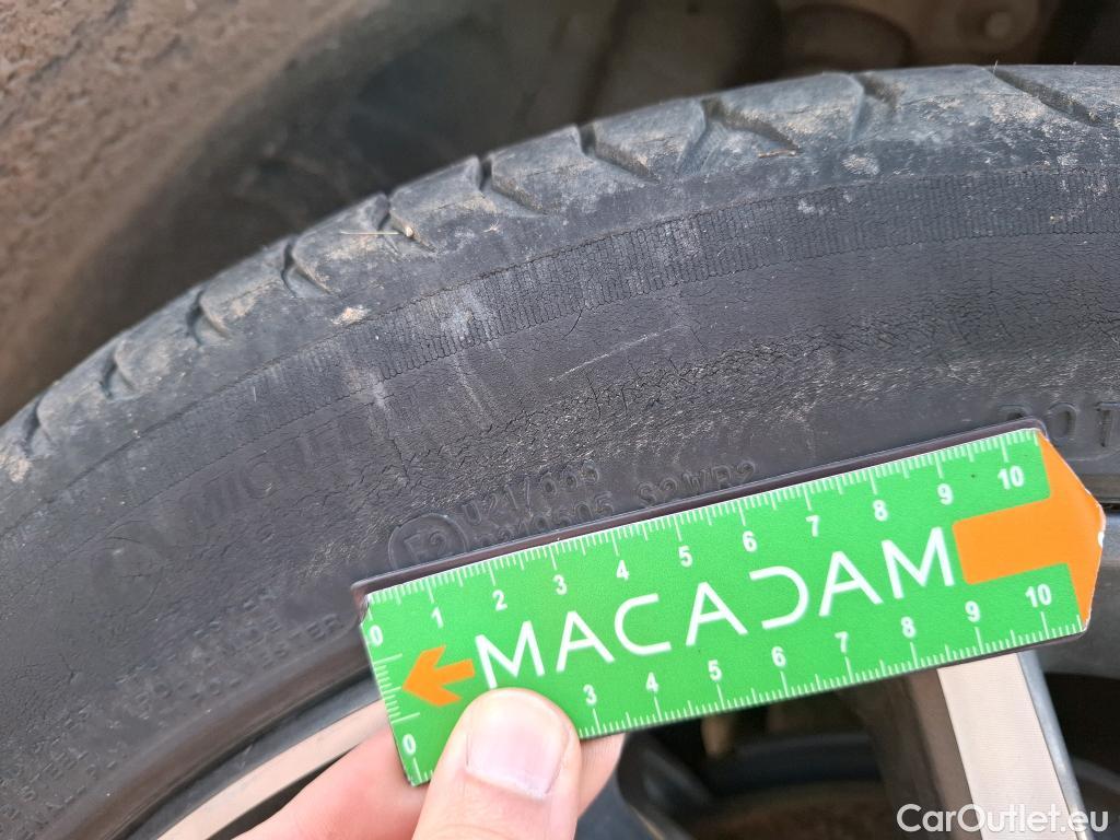  Hyundai  Konna HYUNDAI Kona / 2020 / 5P / SUV 1.6 HYBRID 141 EXECUTIVE HEV #9