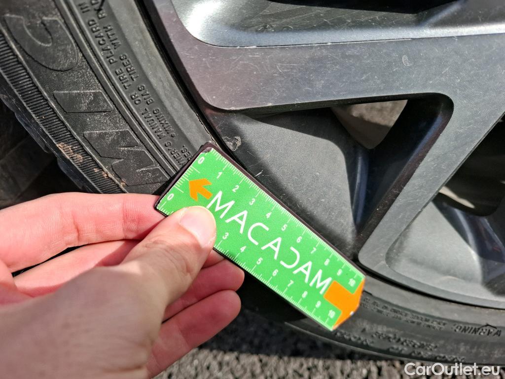  Hyundai  Konna HYUNDAI Kona / 2020 / 5P / SUV 1.6 HYBRID 141 EXECUTIVE HEV #28