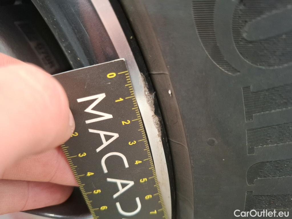  KIA  Sorento KIA  / 2020 / 5P / SUV 1.6 T-GDi PHEV 265 4x4 Premium 7 places #12