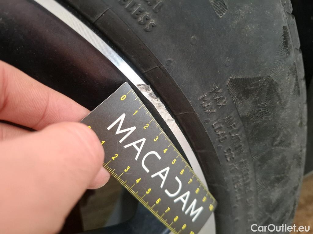  KIA  Sorento KIA  / 2020 / 5P / SUV 1.6 T-GDi PHEV 265 4x4 Premium 7 places #16