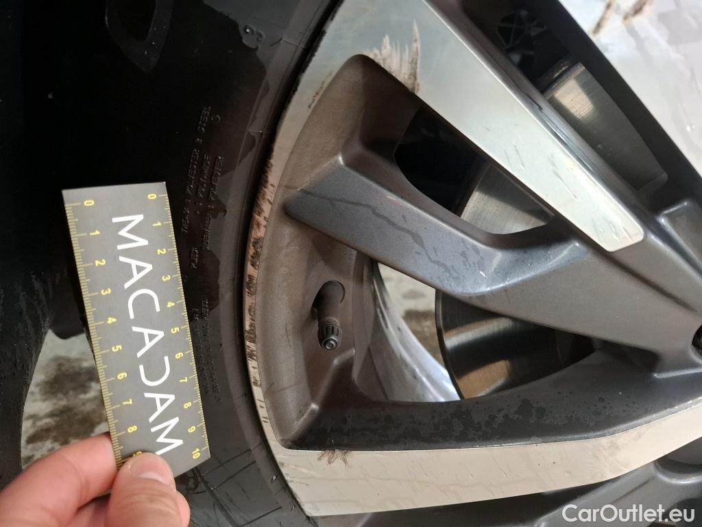  Peugeot  3008 PEUGEOT   2020 5P SUV 16 HYBRID 225 EEAT8 Allure Pack #30