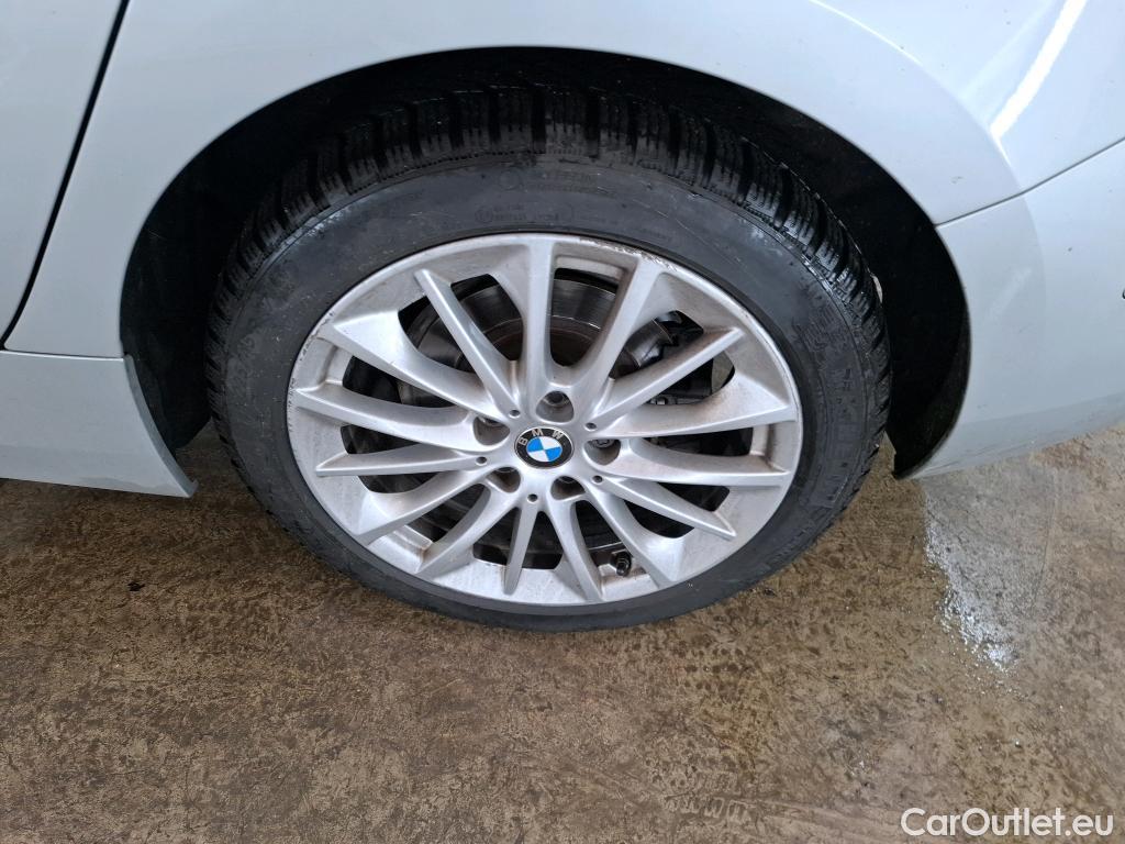  Bmw  Serie 1 BMW Série 1 / 2019 / 5P / Berline 1.5 118I DKG7 Luxury #13