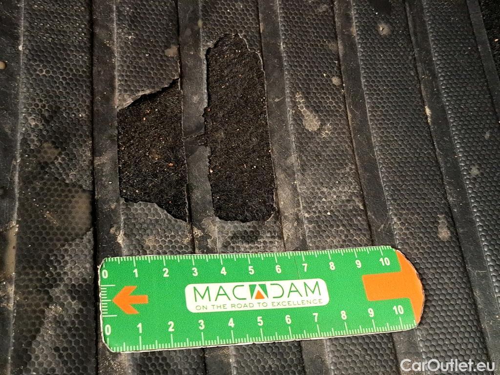  Citroen  C4 CITROEN  X / 2022 / 4P / Berline PureTech 130 S&S EAT8 Feel Pack #2