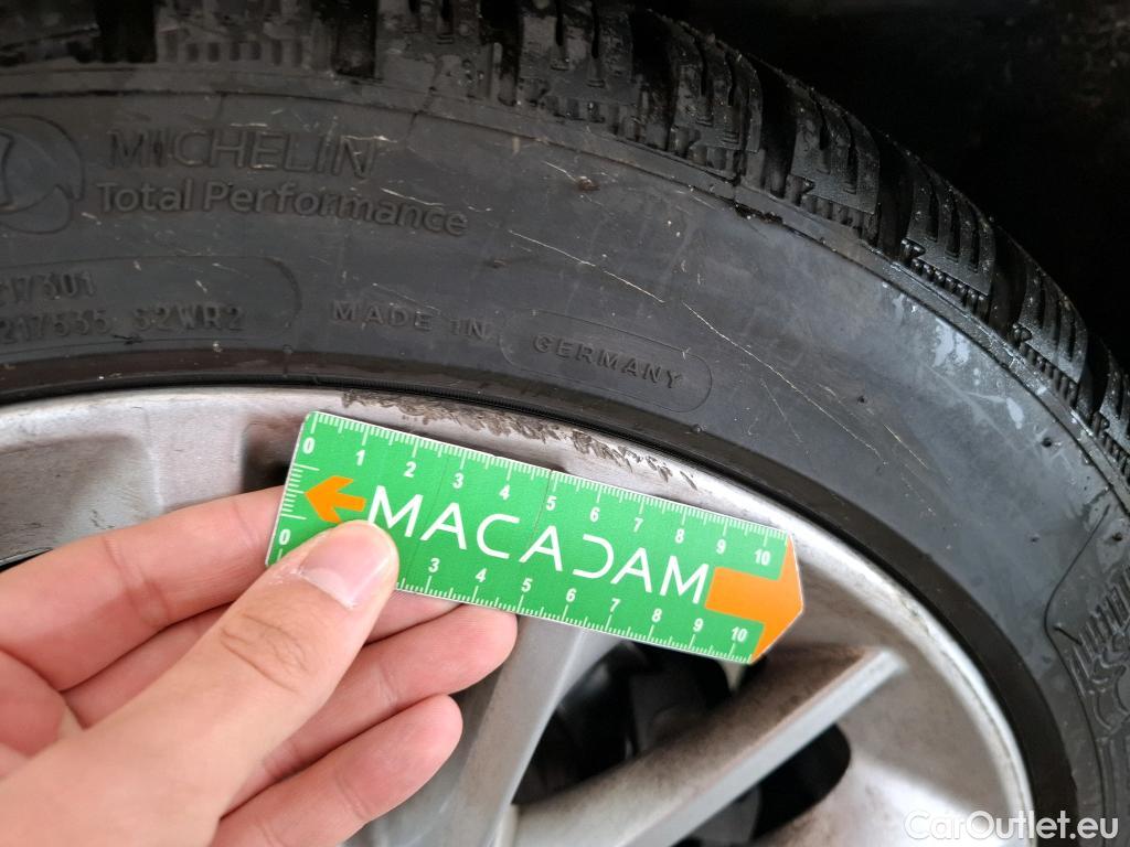  Bmw  Serie 1 BMW Série 1 / 2019 / 5P / Berline 1.5 118I DKG7 Luxury #15