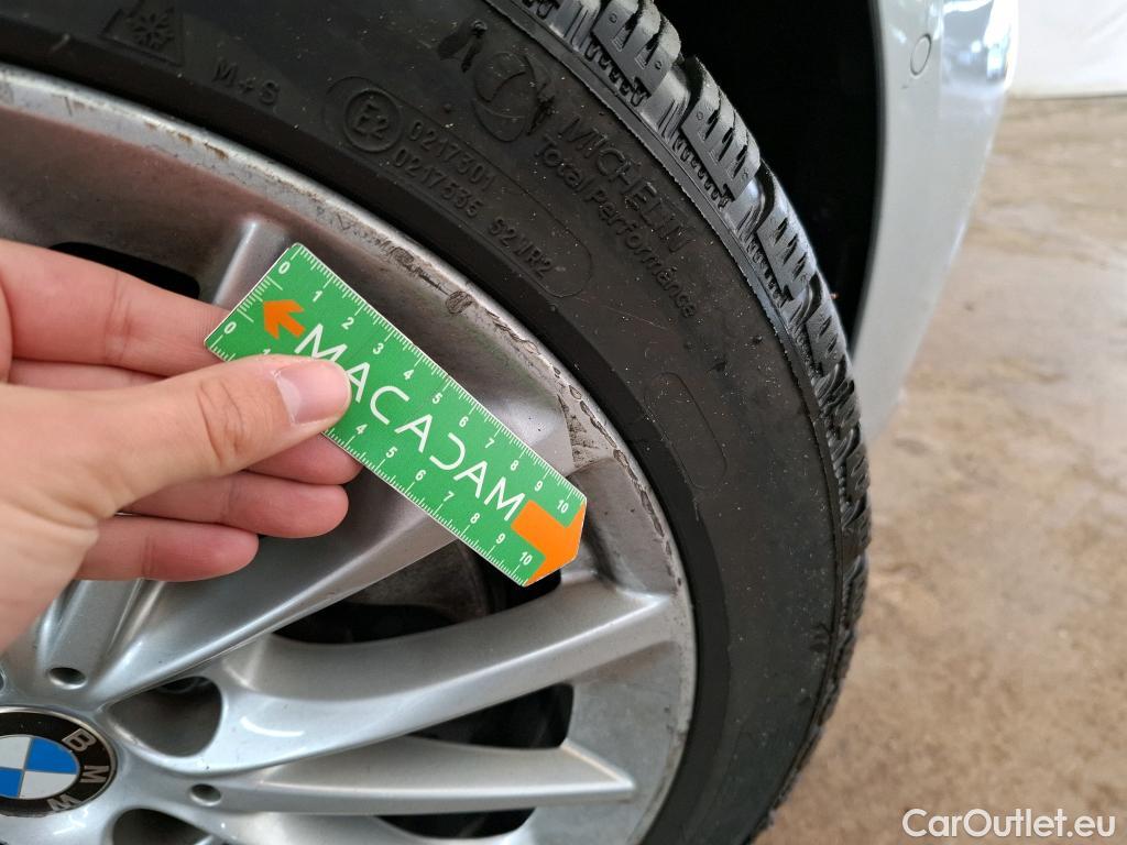  Bmw  Serie 1 BMW Série 1 / 2019 / 5P / Berline 1.5 118I DKG7 Luxury #23