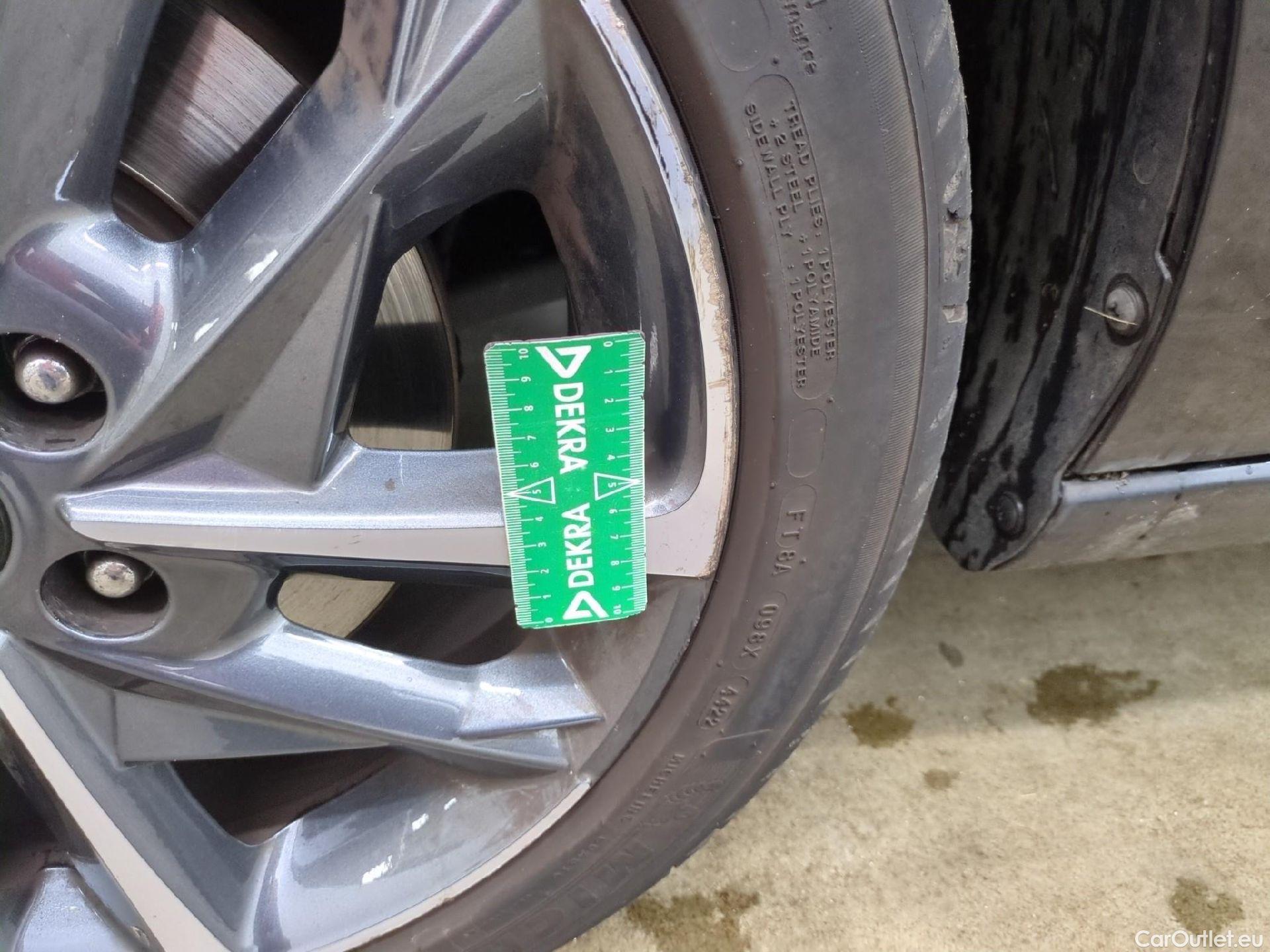  Hyundai  i30 HYUNDAI  Sport Wagon / 2020 / 5P / Break 1.0 T-GDI 120 DCT-7 MHEV CREATIVE SW #11