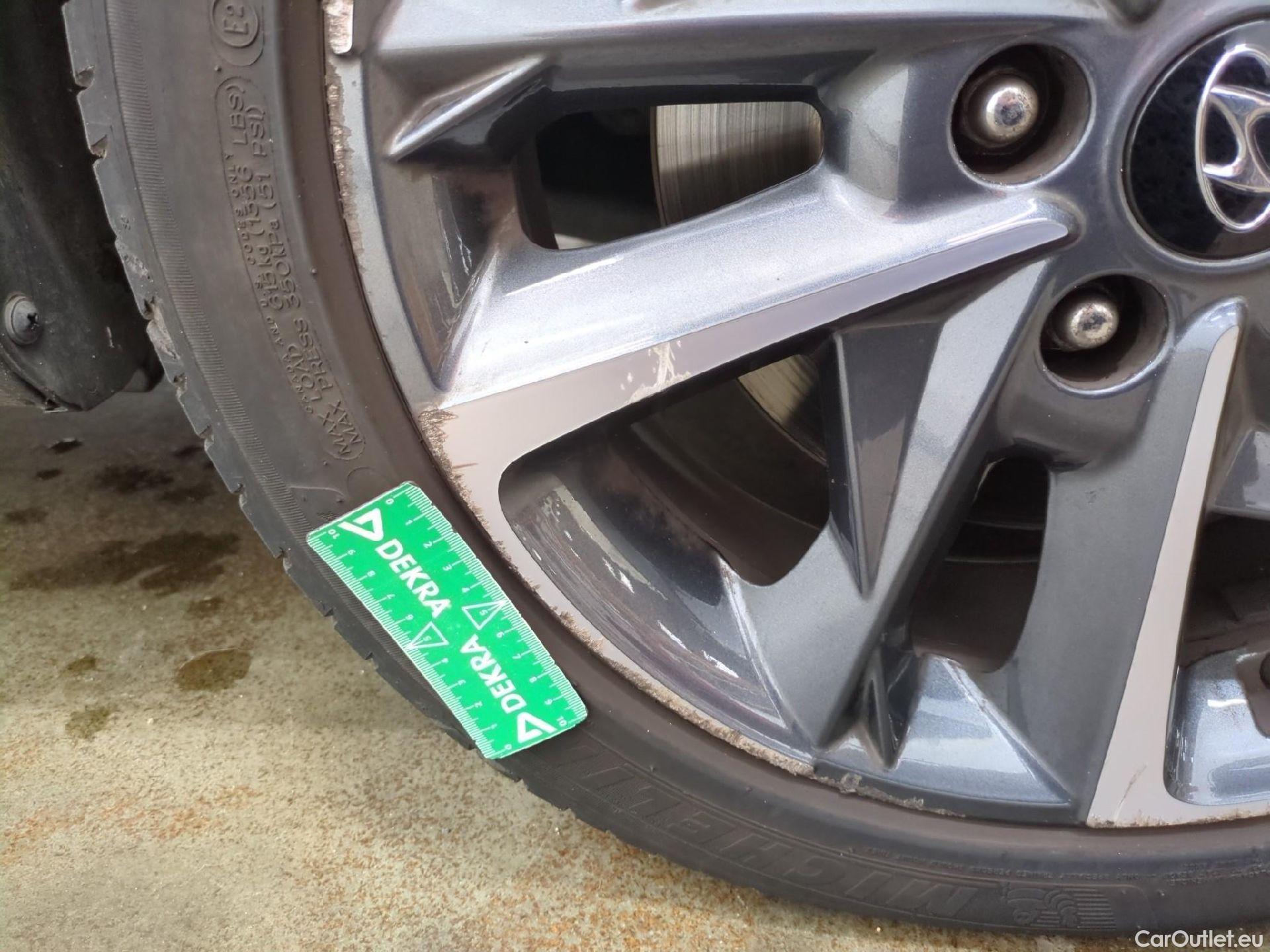  Hyundai  i30 HYUNDAI  Sport Wagon / 2020 / 5P / Break 1.0 T-GDI 120 DCT-7 MHEV CREATIVE SW #44