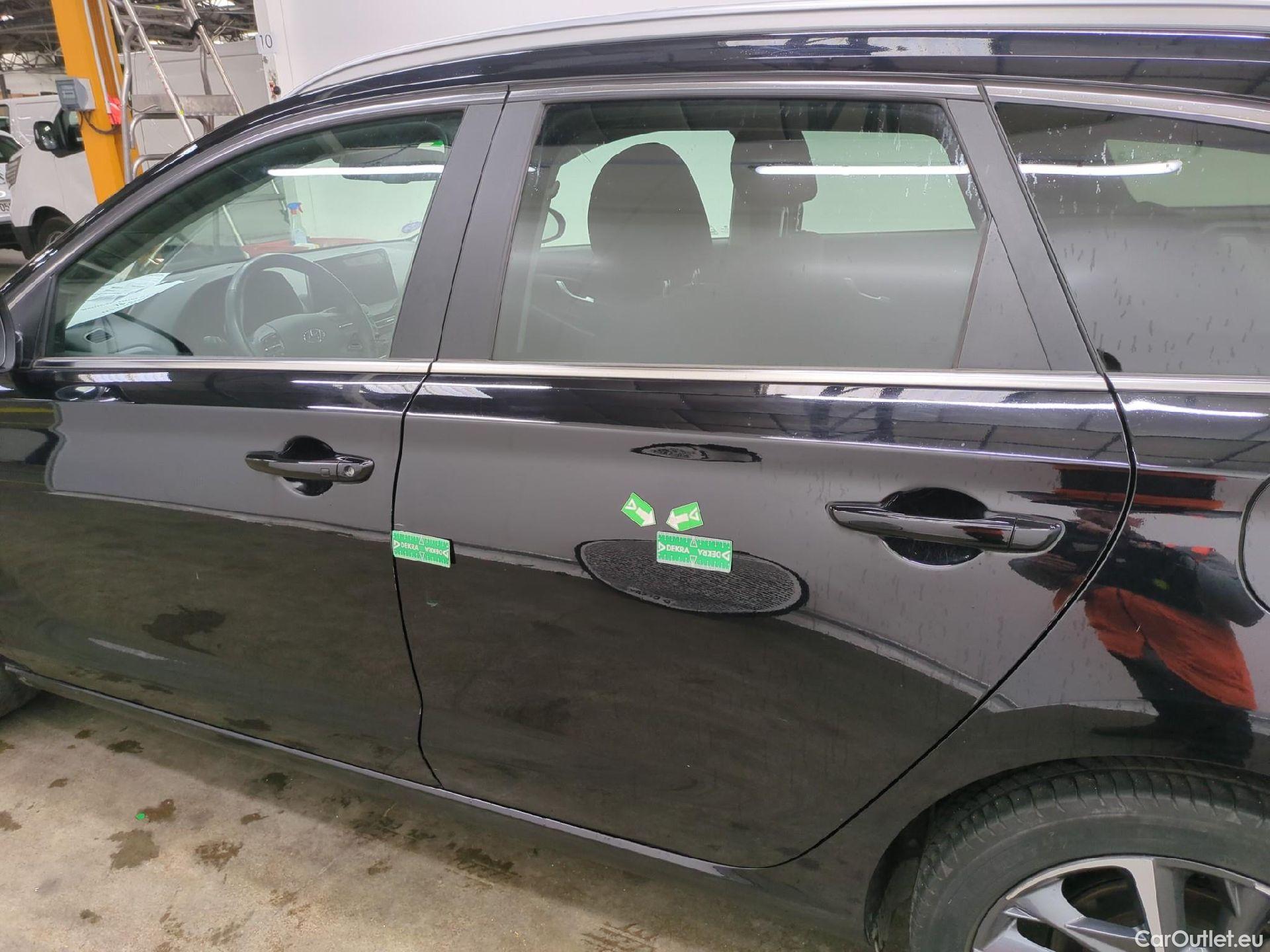  Hyundai  i30 HYUNDAI  Sport Wagon / 2020 / 5P / Break 1.0 T-GDI 120 DCT-7 MHEV CREATIVE SW #16