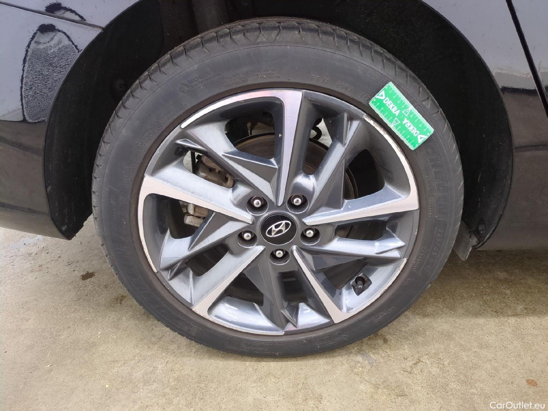  Hyundai  i30 HYUNDAI  Sport Wagon / 2020 / 5P / Break 1.0 T-GDI 120 DCT-7 MHEV CREATIVE SW #36