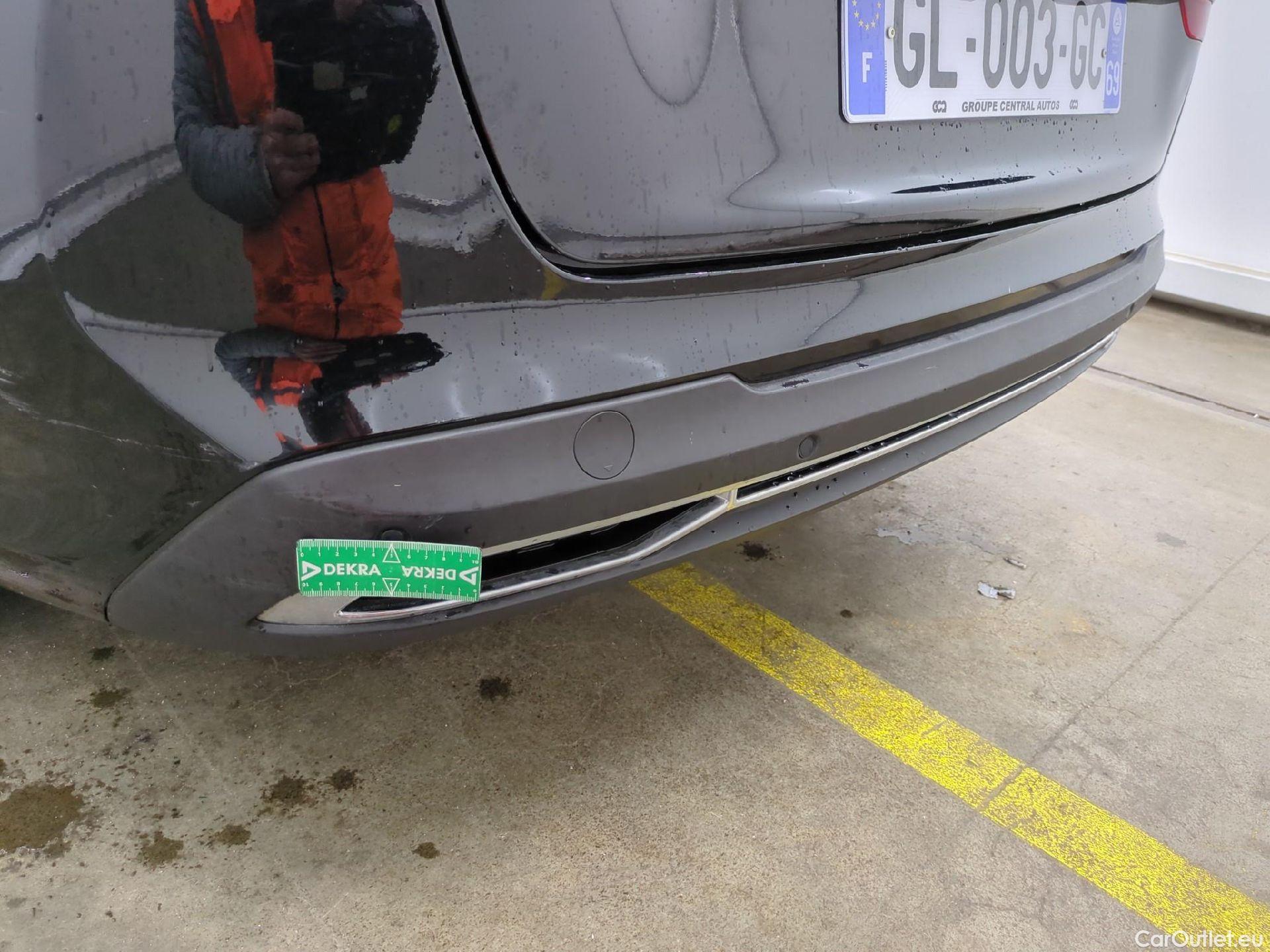  Hyundai  i30 HYUNDAI  Sport Wagon / 2020 / 5P / Break 1.0 T-GDI 120 DCT-7 MHEV CREATIVE SW #28