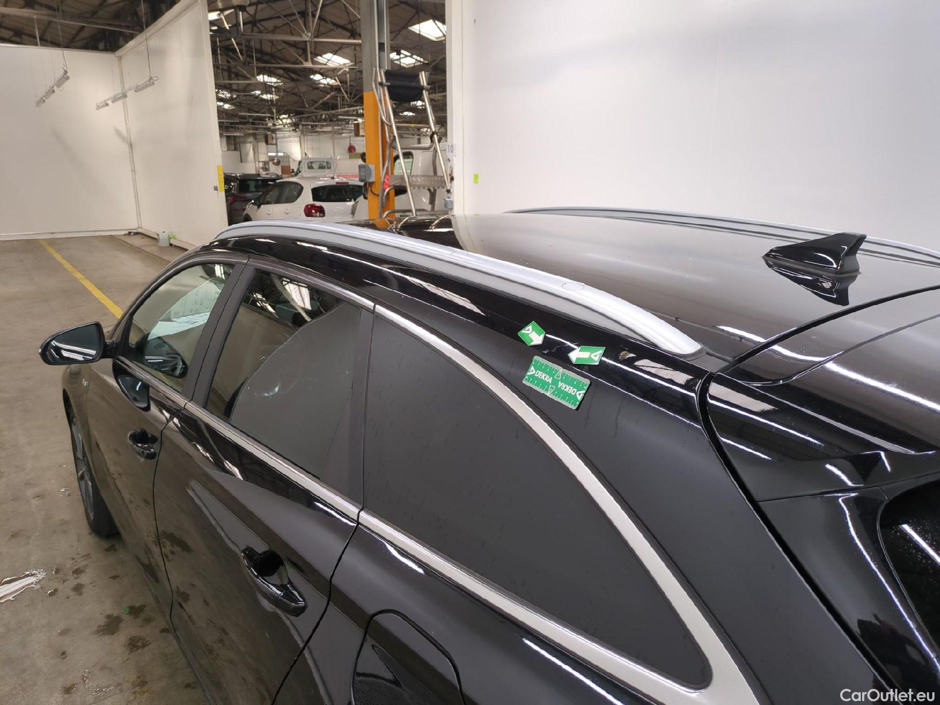  Hyundai  i30 HYUNDAI  Sport Wagon / 2020 / 5P / Break 1.0 T-GDI 120 DCT-7 MHEV CREATIVE SW #6