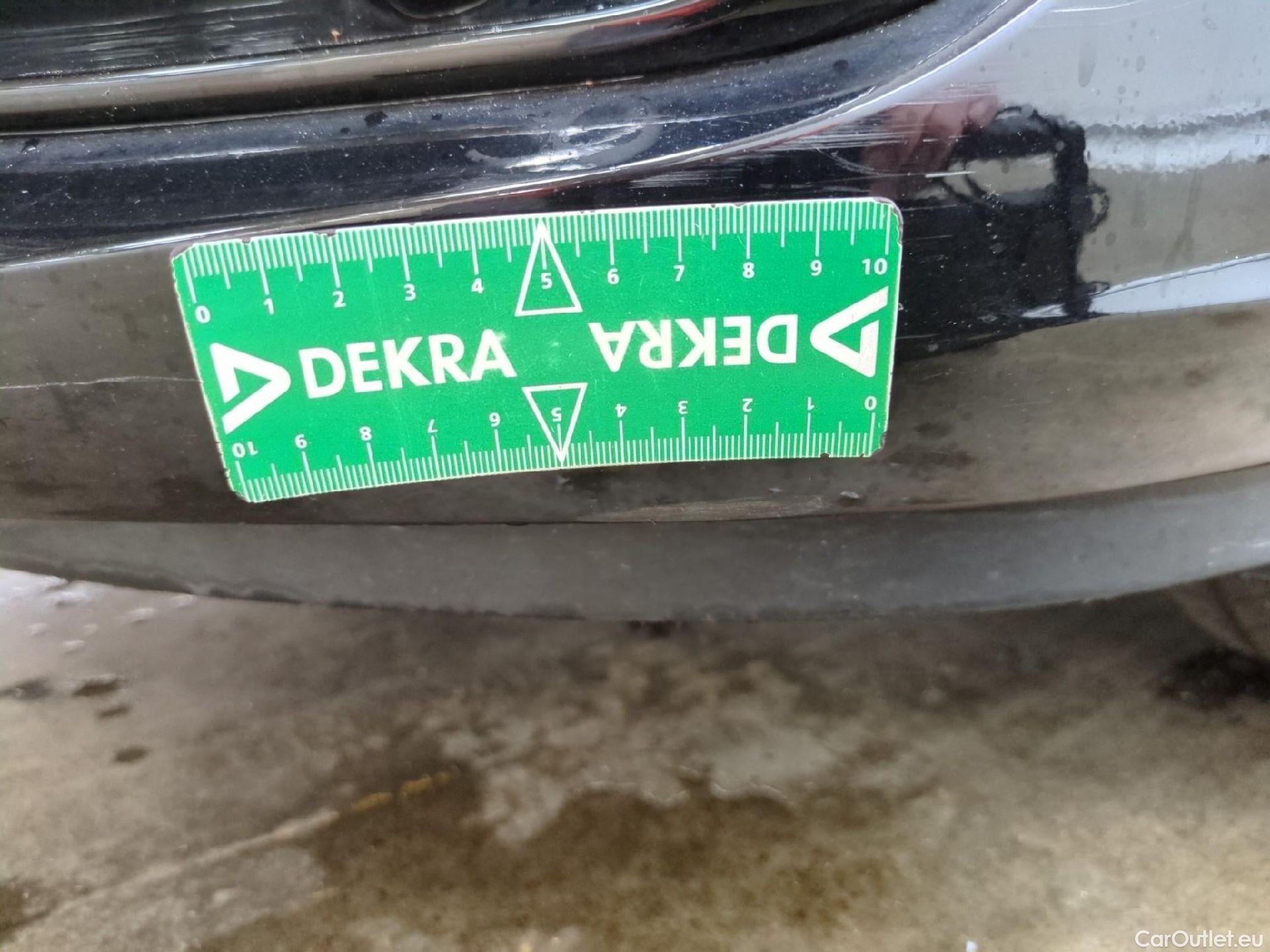  Hyundai  i30 HYUNDAI  Sport Wagon / 2020 / 5P / Break 1.0 T-GDI 120 DCT-7 MHEV CREATIVE SW #49