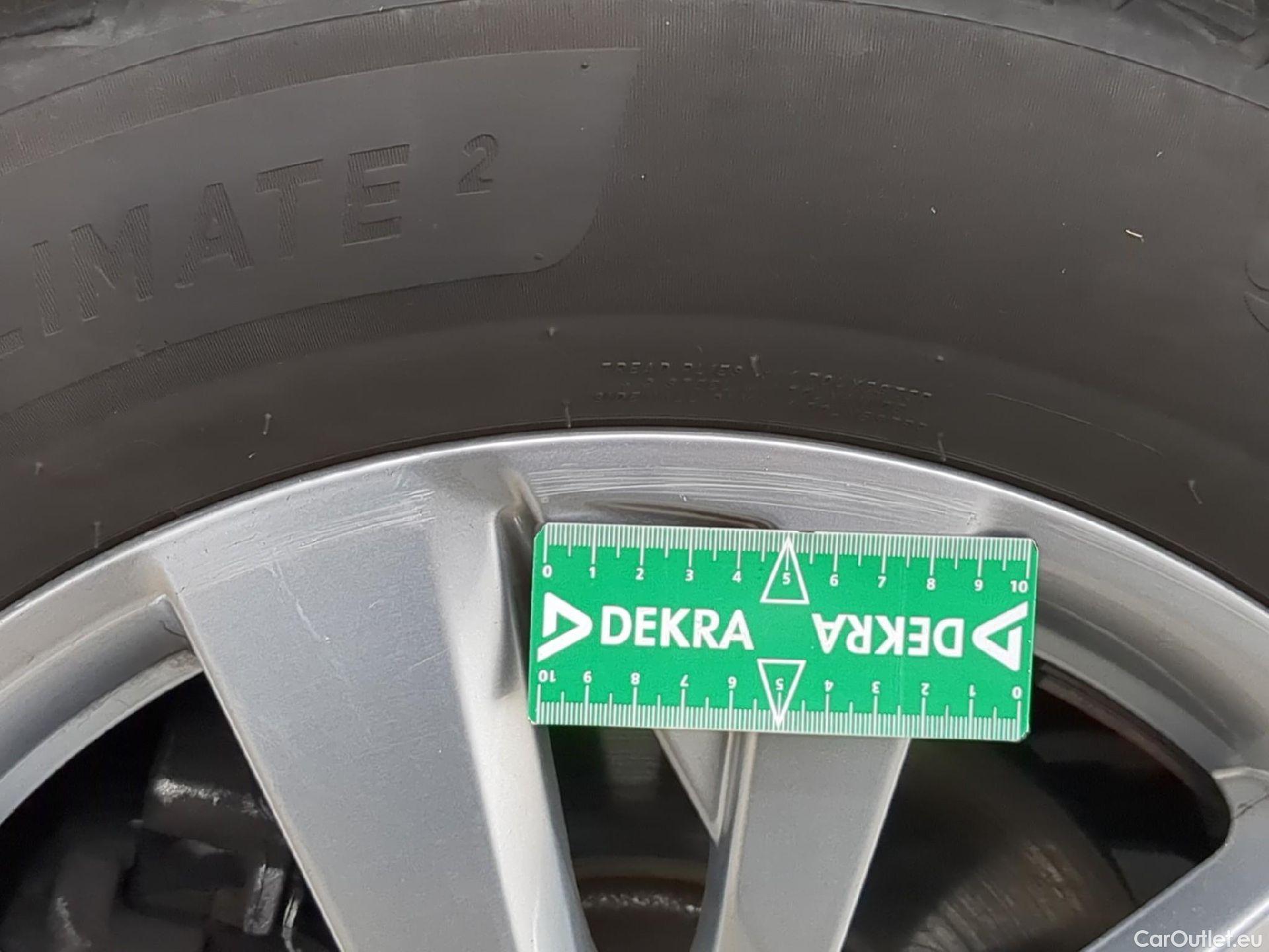  Peugeot  3008  Active Business 1.2 PureTech 130CV BVA8 E6d #4