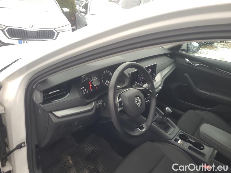  Skoda  Octavia  Lim. (NX3)(2020)  1.5TSI 110 Active 5d #8