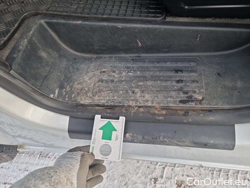  Volkswagen  Transporter T6  (2015) Tra.2.0TDI 75 KR 4d #4