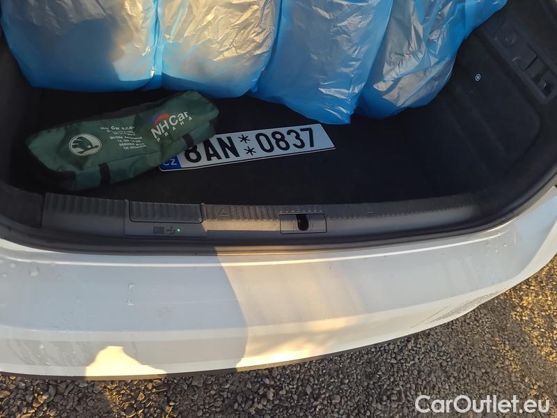  Skoda  Superb  2 (2008) Supe.FL2.0TDI 110 L&K AT #19