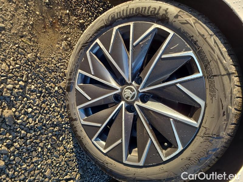  Skoda  Superb  2 (2008) Supe.FL2.0TDI 110 L&K AT #25