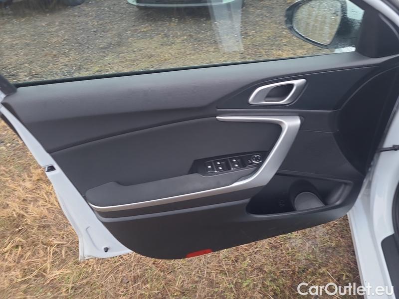  KIA  Cee'd Ceed Sportswagon (2018->) Ceed SW 1.5 T-GDI 118 Fresh #7