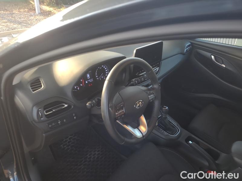  Hyundai  i30   cw (PD)(2017->)  kom.1.5TGDI FamilySmart AT #5