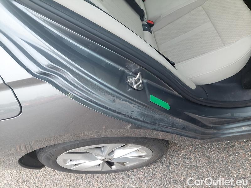  Skoda  Octavia  Lim. (NX3)(2020)  1.5TSI 110 Style 5d #14