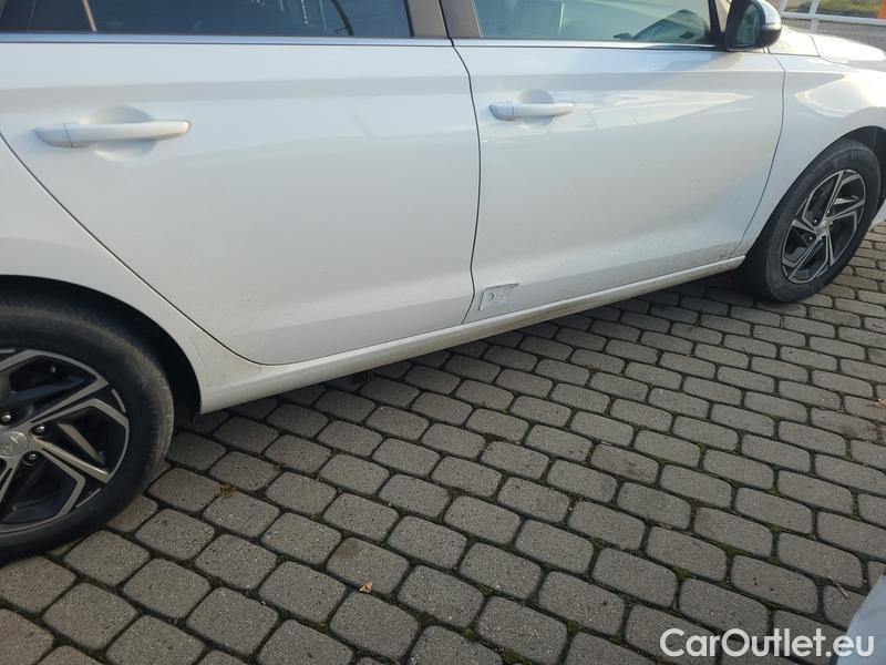  Hyundai  i30   cw (PD)(2017->)  kom.1.6CRDi 115 Smart #15