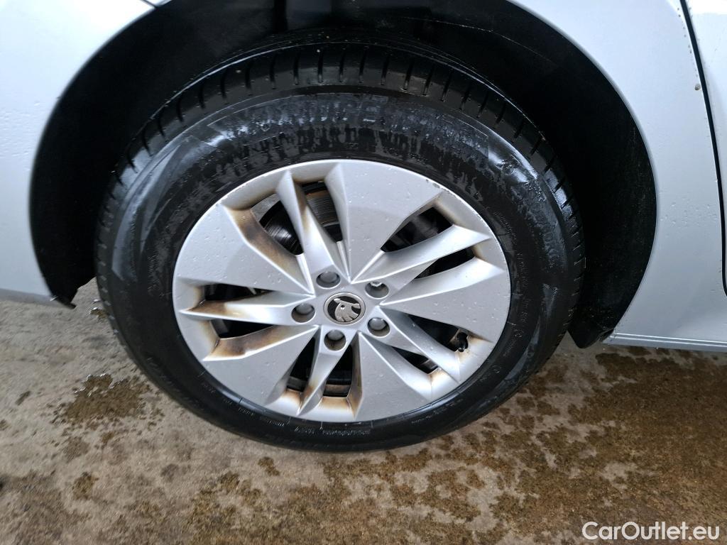  Skoda  Octavia  Berline Business 2.0 TDI 150CV BVA7 E6d #7