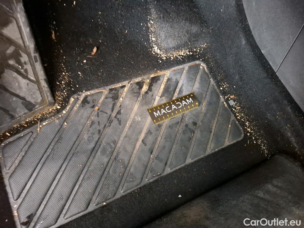  Peugeot  3008  Active Pack 1.5 HDi 130CV BVA8 E6d #21