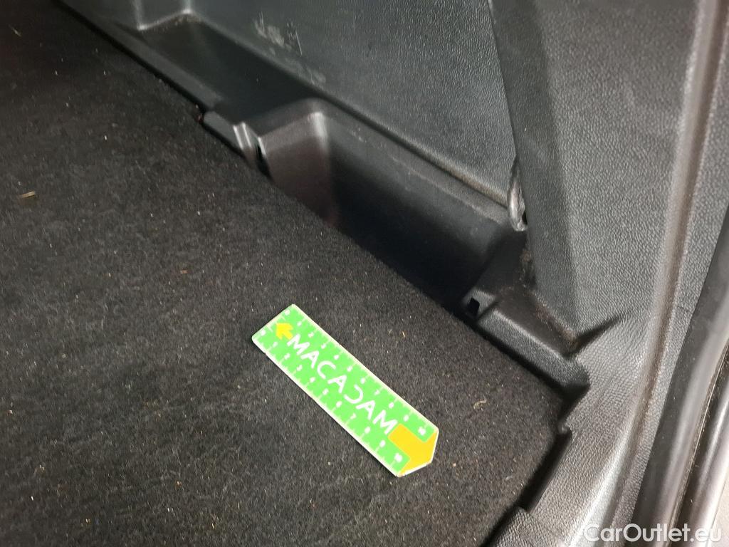  Peugeot  3008  Allure Pack 1.2 PureTech 130CV BVA8 E6d #10