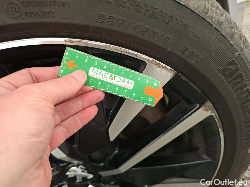  Peugeot  508 PEUGEOT  SW / 2018 / 5P / Break HYBRID 225 E-EAT8 GT LINE #33