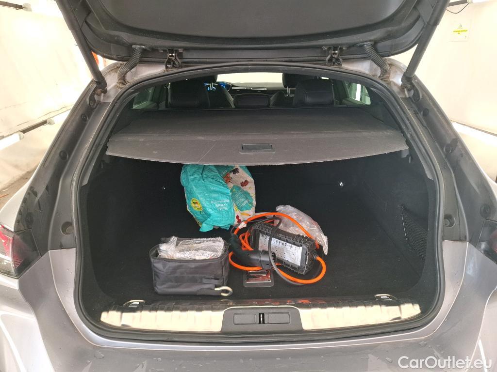  Peugeot  508 PEUGEOT  SW / 2018 / 5P / Break HYBRID 225 E-EAT8 GT LINE #19