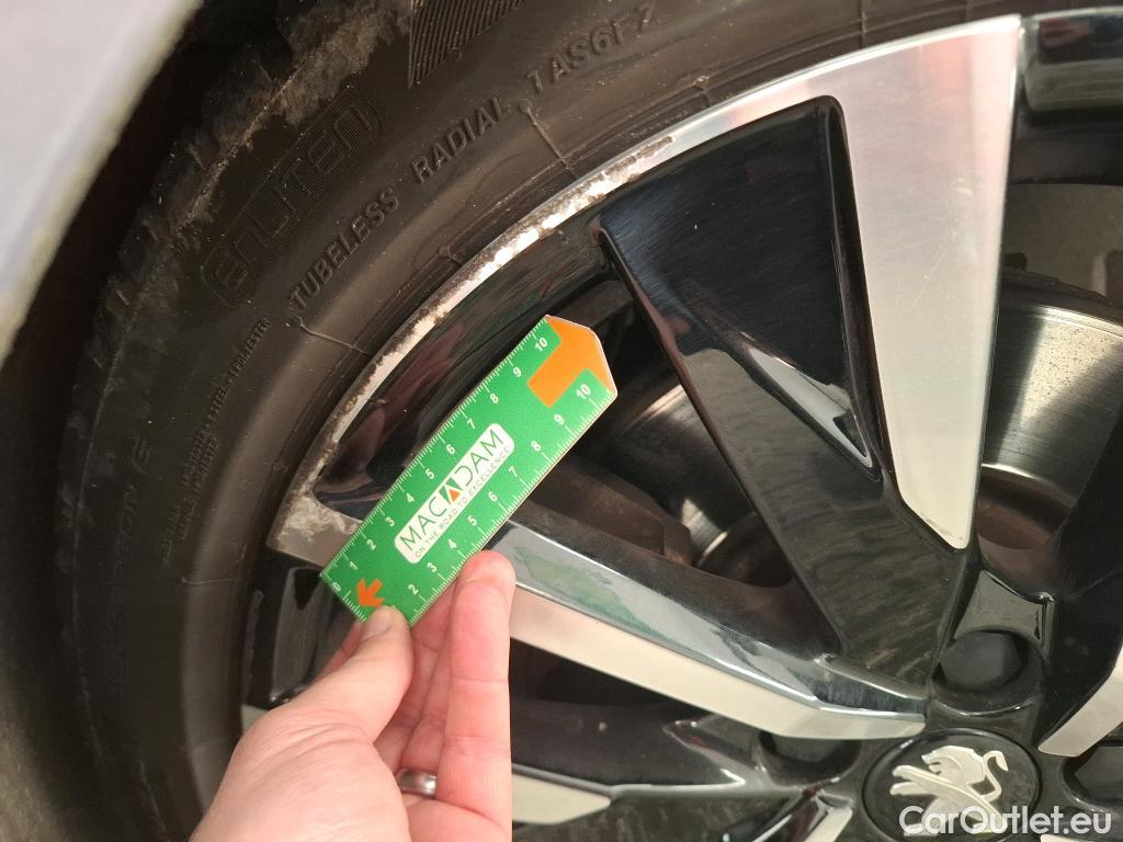  Peugeot  508 PEUGEOT  SW / 2018 / 5P / Break HYBRID 225 E-EAT8 GT LINE #39